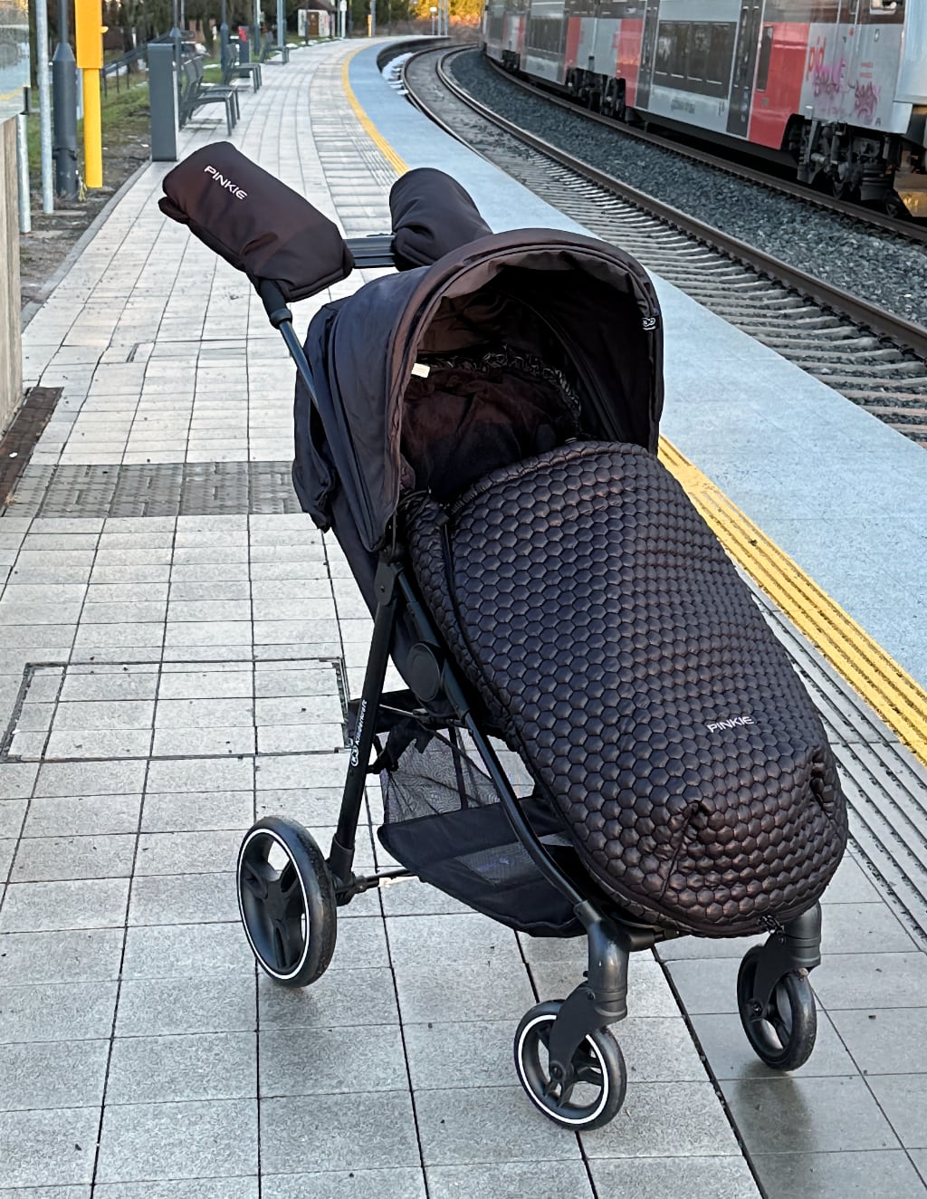 PINKIE Winterfußsack Big Comb Black