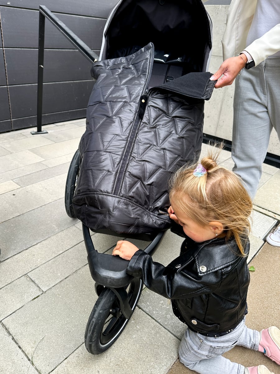 Mitwachsende Beindecke Pinkie Vee Black