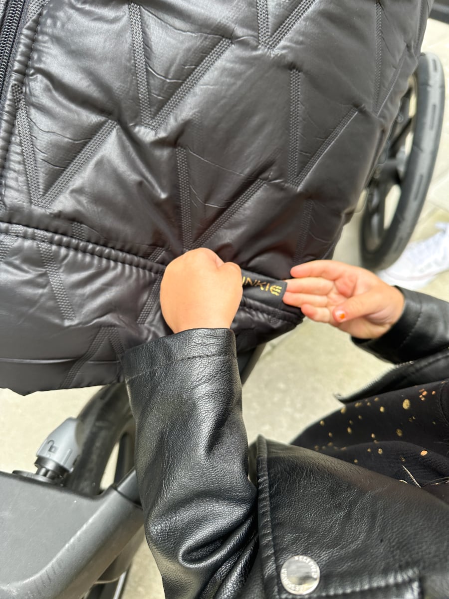 Mitwachsende Beindecke Pinkie Vee Black