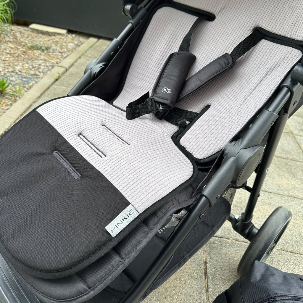 PINKIE Verlängerte Sitzeinlage Label Grey/Black